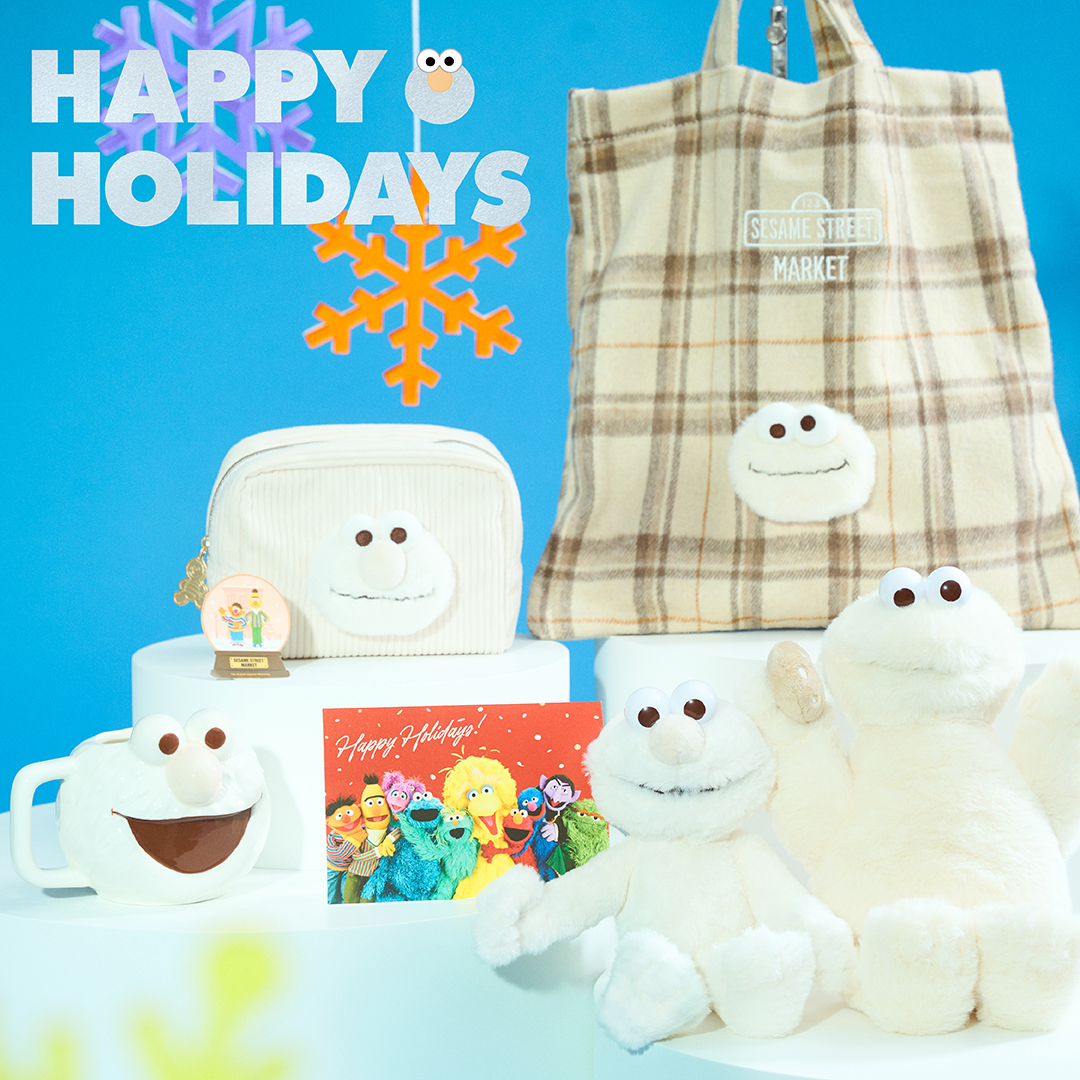 HAPPY HOLIDAYS 幻想的な純白の雪を連想させる真っ白な姿のエルモとクッキーモンスターが印象的なラインアップ。